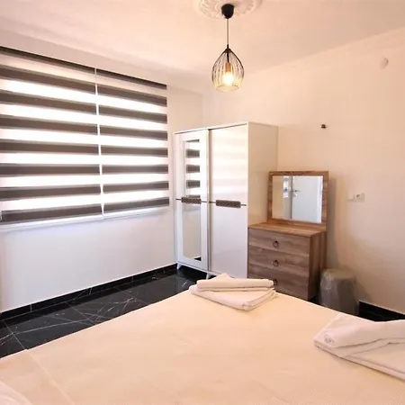 Comfy Flat In Islamlar With Garden And Balcony